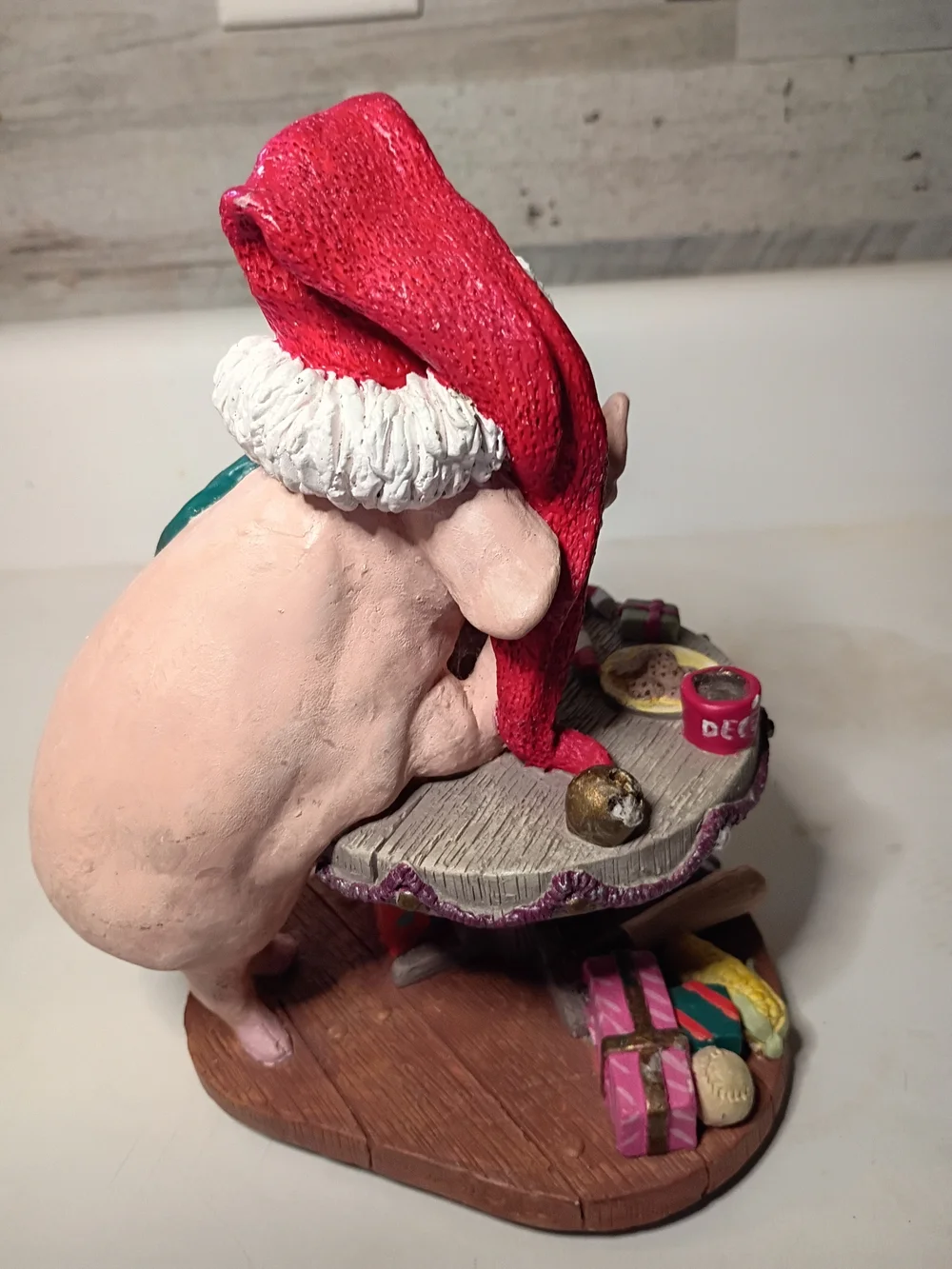 1993 Character Collectibles Pig A Month December Figure